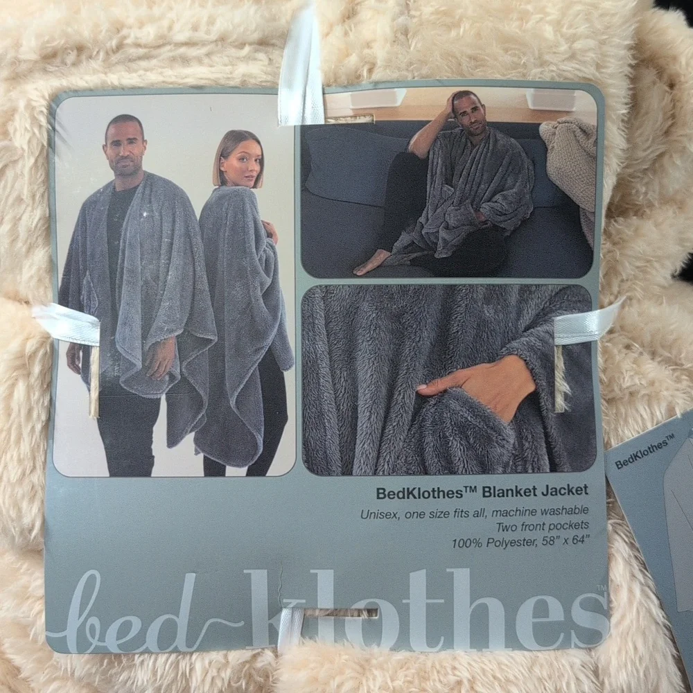 BedKlothes Blanket Jacket Wearable Sherpa Wrap Tan One Size NWT